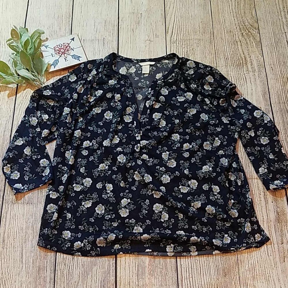 Lovely floral 3/4 sleeve blouse from H&M